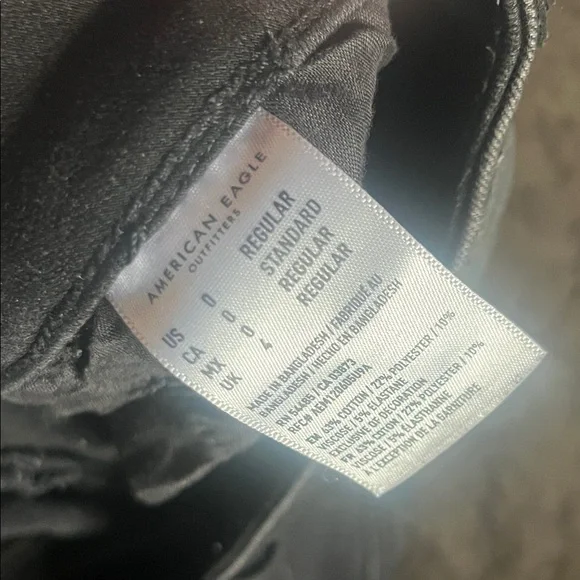 American Eagle Outfitters High Rise Black Jeans - Picture 4 of 5